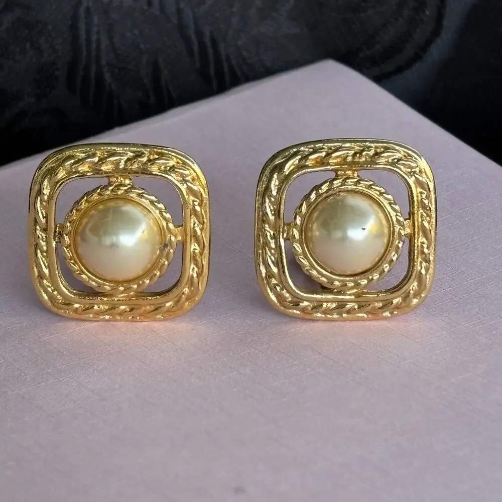 Vintage 1980s Retro Gold Tone Ornate Square Pearl Clip Earrings